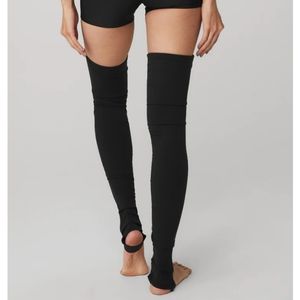 Alo Yoga Stirrup Leg Warmers NEW